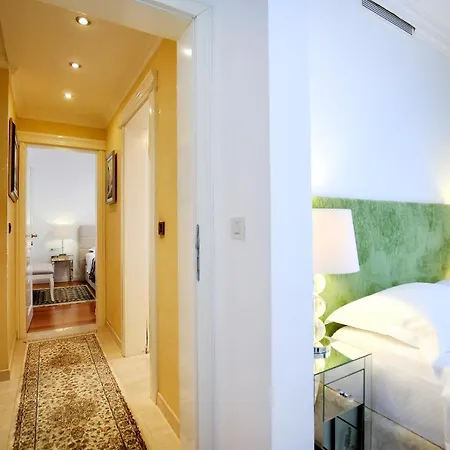 Hotell Niko 4*